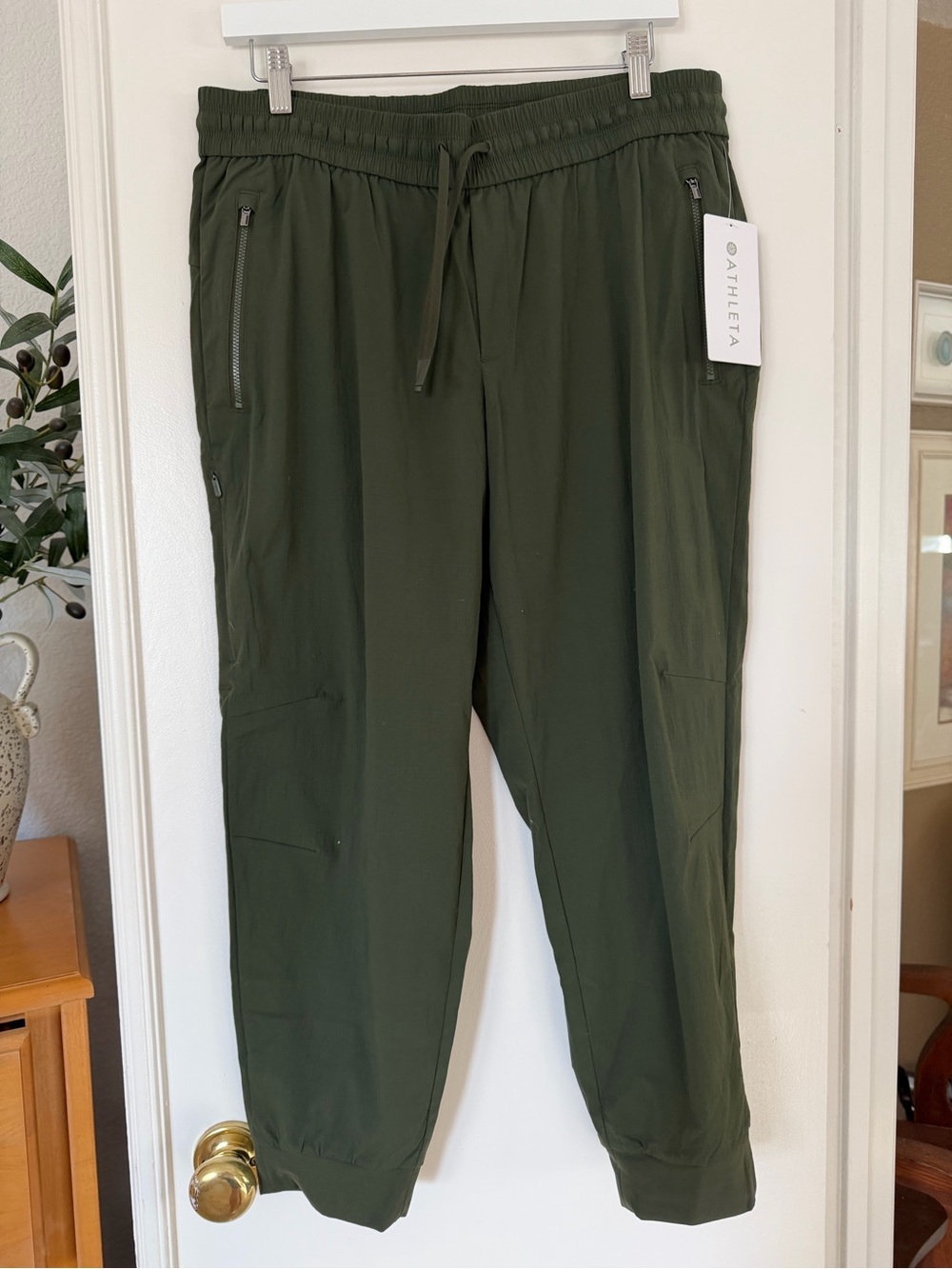 Athleta Trekkie North Olive Green Jogger Pants LP